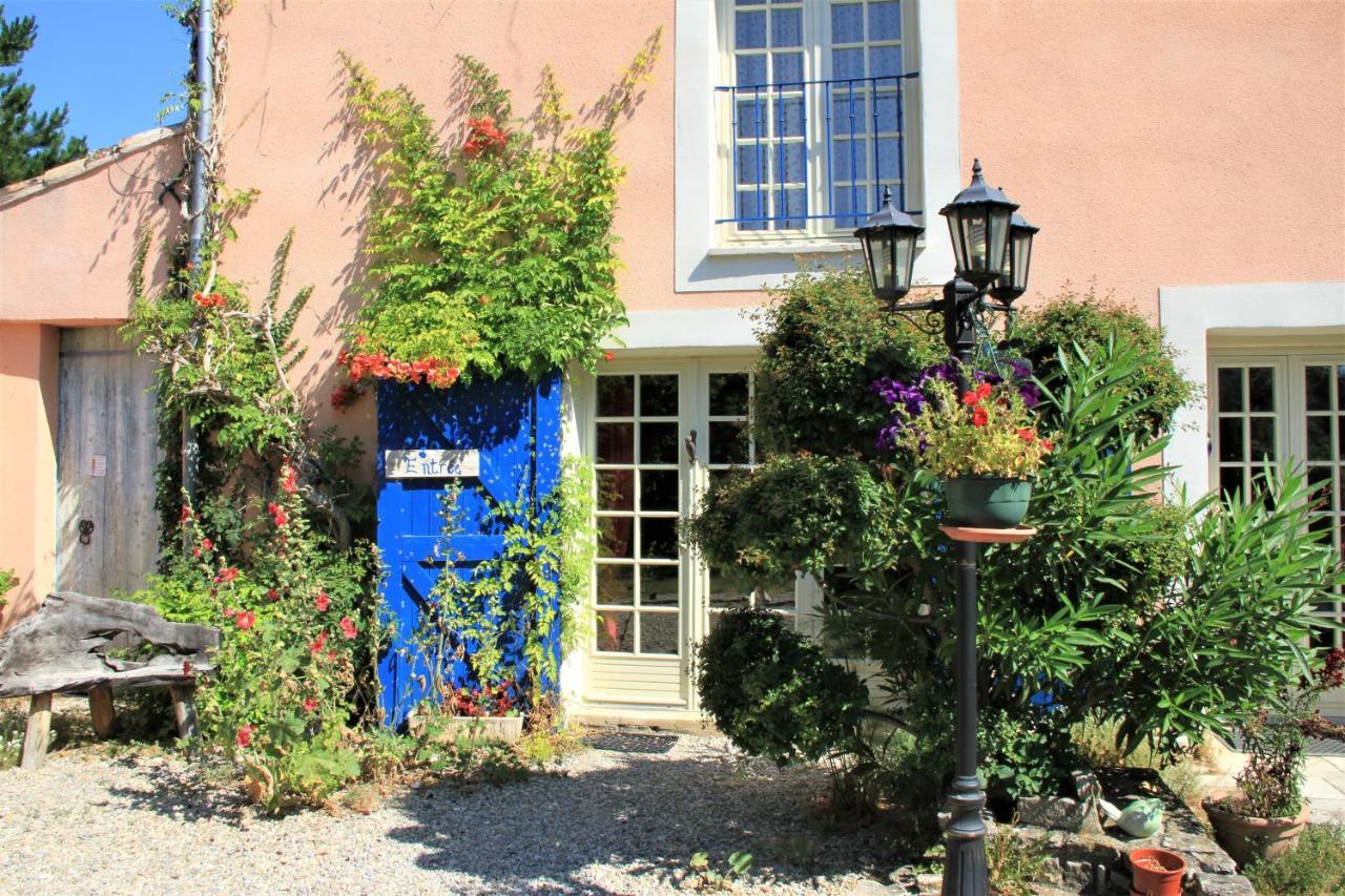 Le Mas De La Cigale Bleue, Caumont Sur Durance Exterior foto