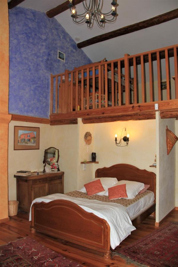 Le Mas De La Cigale Bleue, Caumont Sur Durance Exterior foto